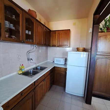 With Parking Space Bilo, Primosten - 4662 زابوريتش